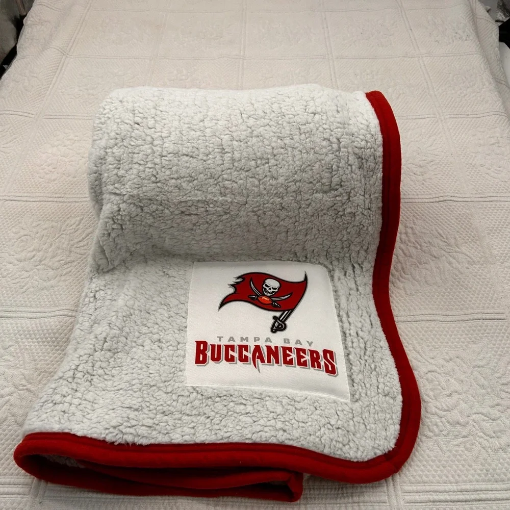 Northwest Tampa Bay Buccaneers NFL Sherpa Fleece Throw Blanket Red White